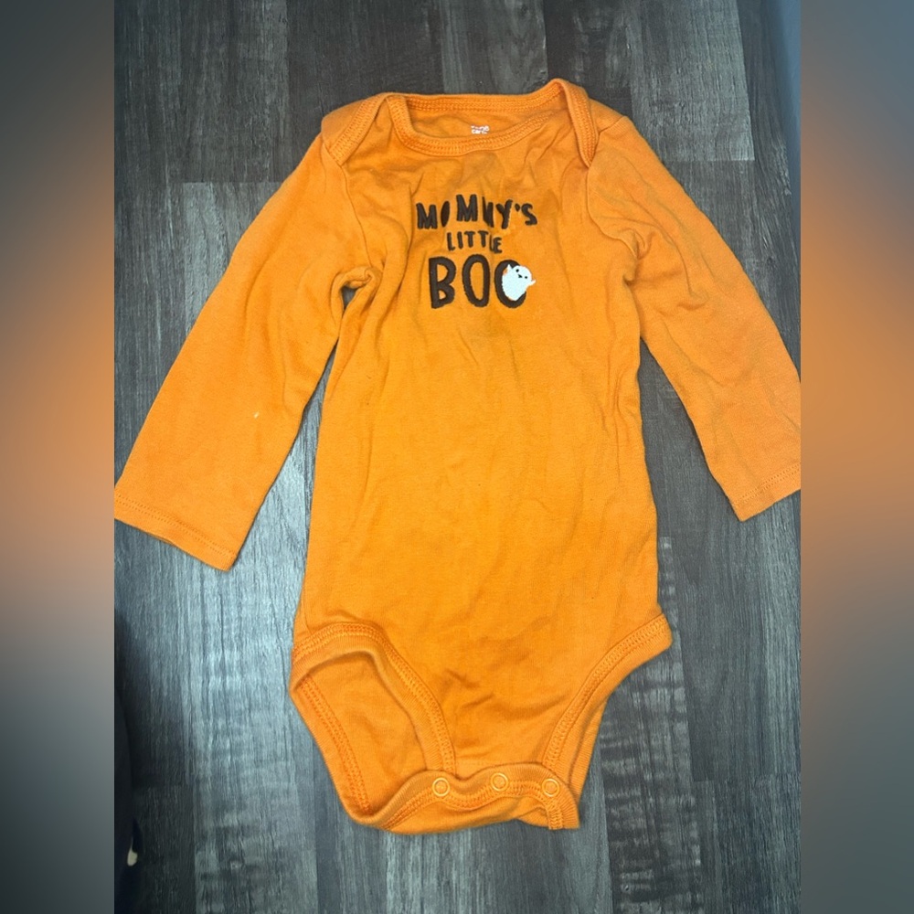 🌵 bundle to save 3/$10🌵 Kids Halloween long sleeve snap bodysuit size 9 month